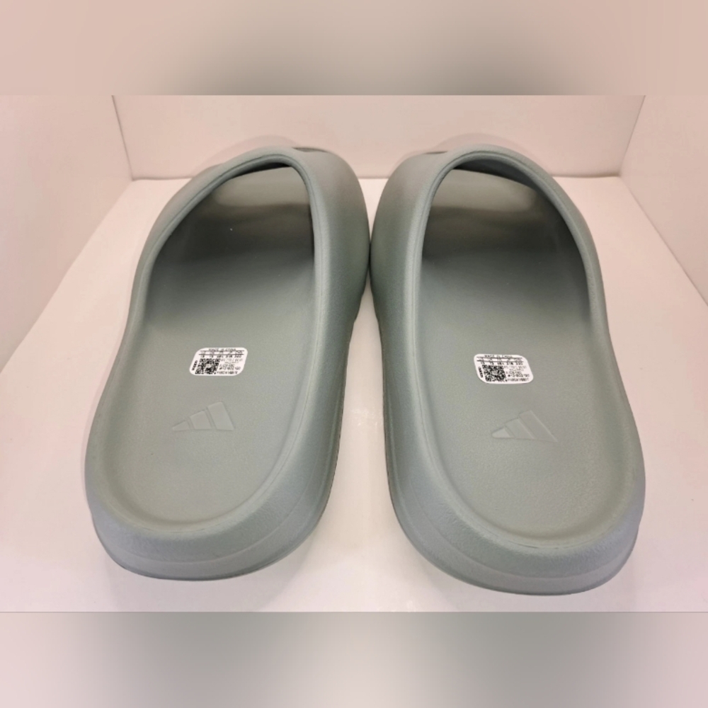 Adidas Yeezy Slide Resin | Size 5 | Brand New (No Box)